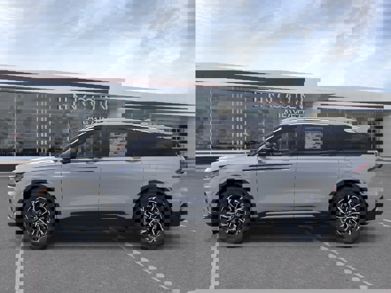 New 2026 Lincoln Nautilus Premier w/ Equipment Group 102A AWD/4WD image 3