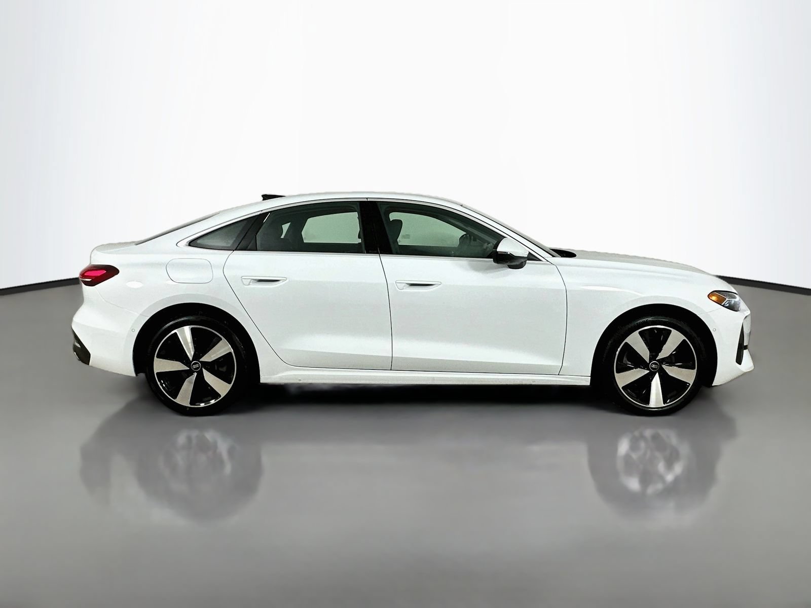 Used 2025 Audi A5 2.0T Premium Plus w/ Premium Plus AWD/4WD image 4
