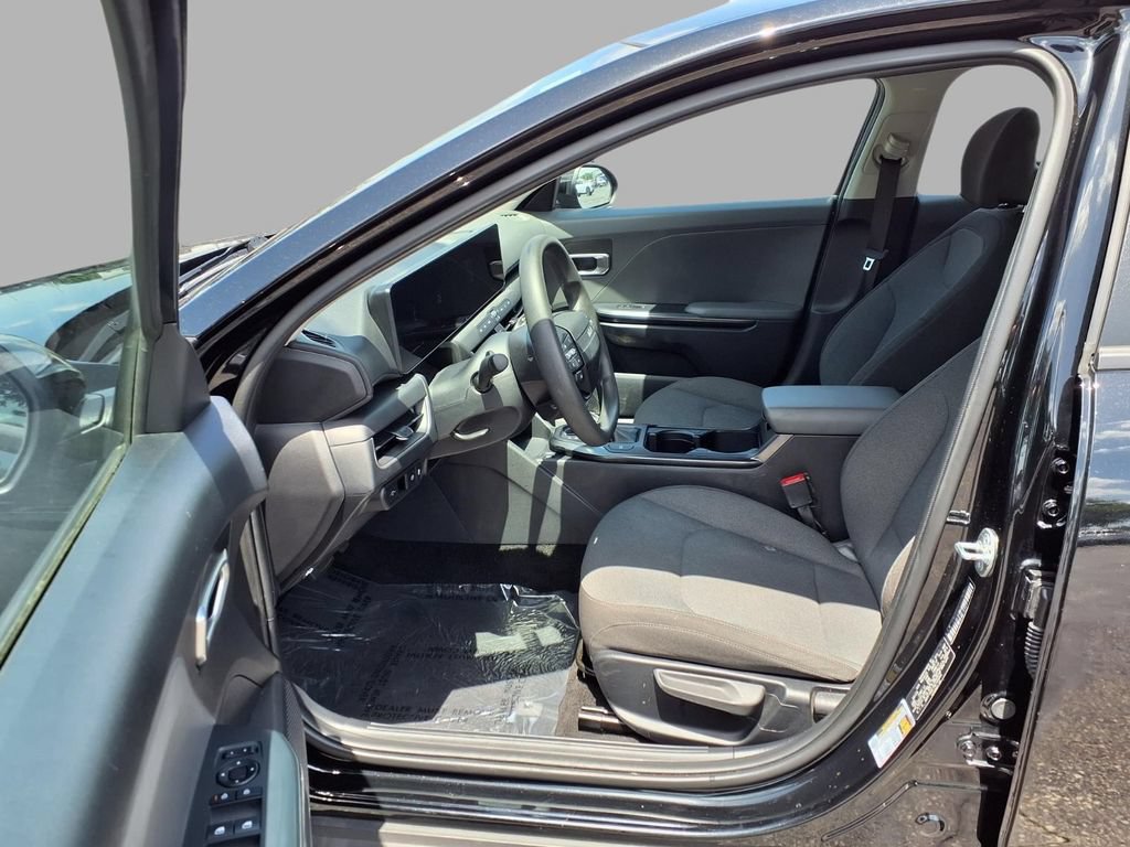 Used 2025 Kia K4 FWD image 21