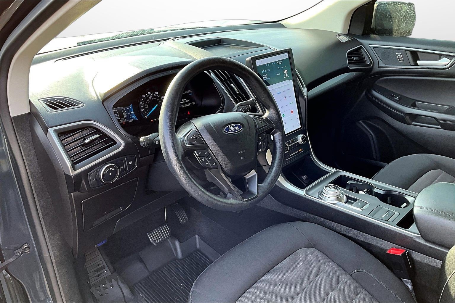 Used 2022 Ford Edge SE w/ Black Appearance Package image 20