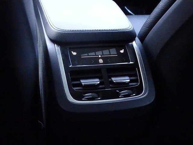 Used 2022 Volvo XC90 T6 Momentum w/ Climate Package image 37