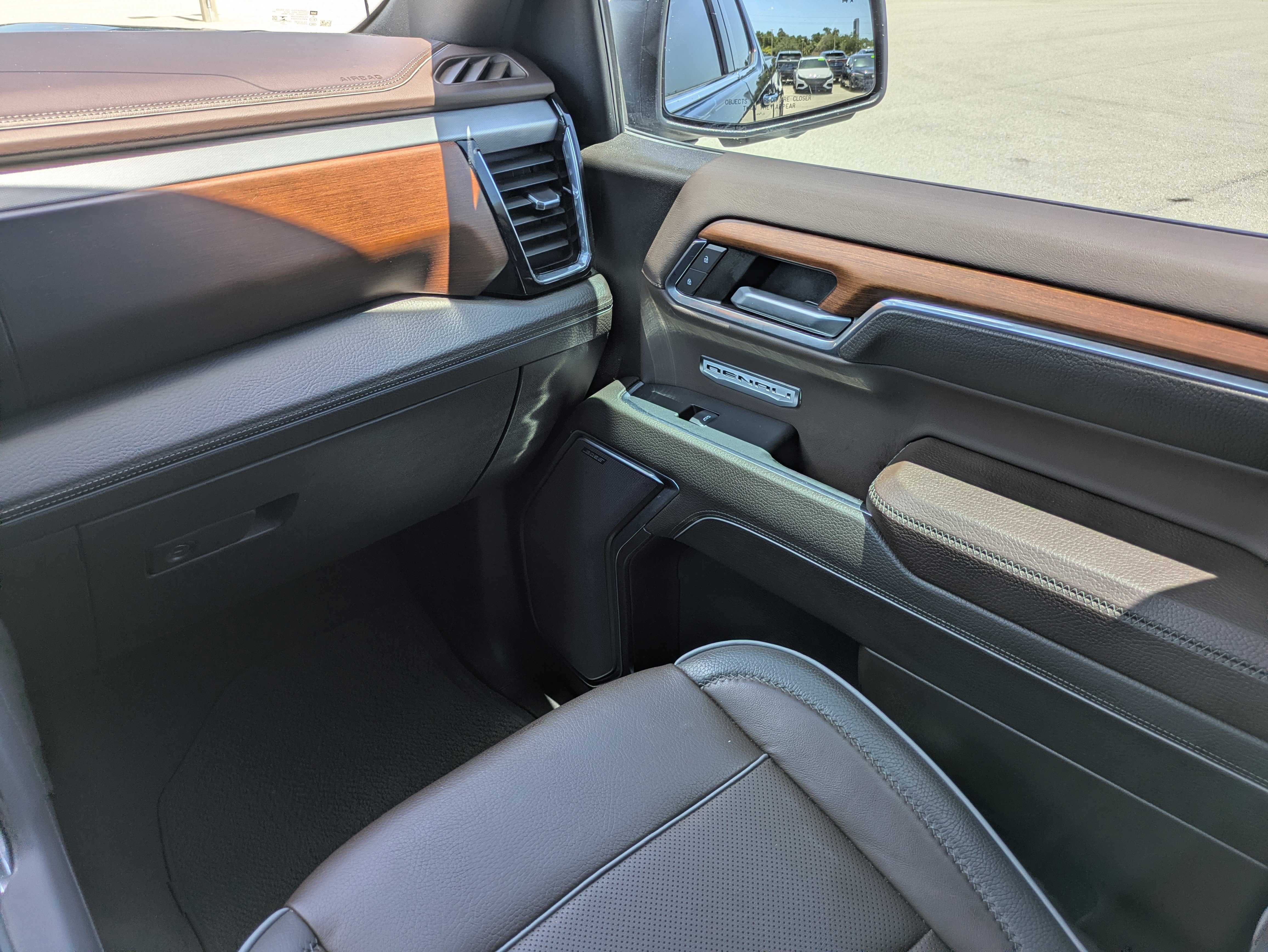 Used 2023 GMC Sierra 1500 Denali w/ Technology Package AWD/4WD image 17
