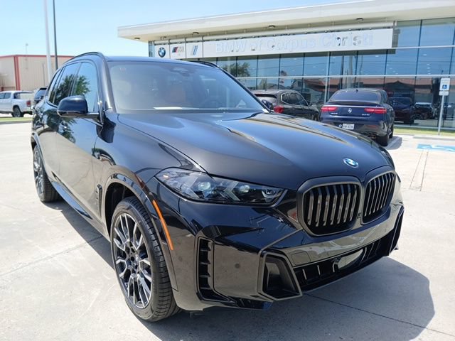 New 2026 BMW X5 xDrive40i w/ M Sport Package AWD/4WD image 1