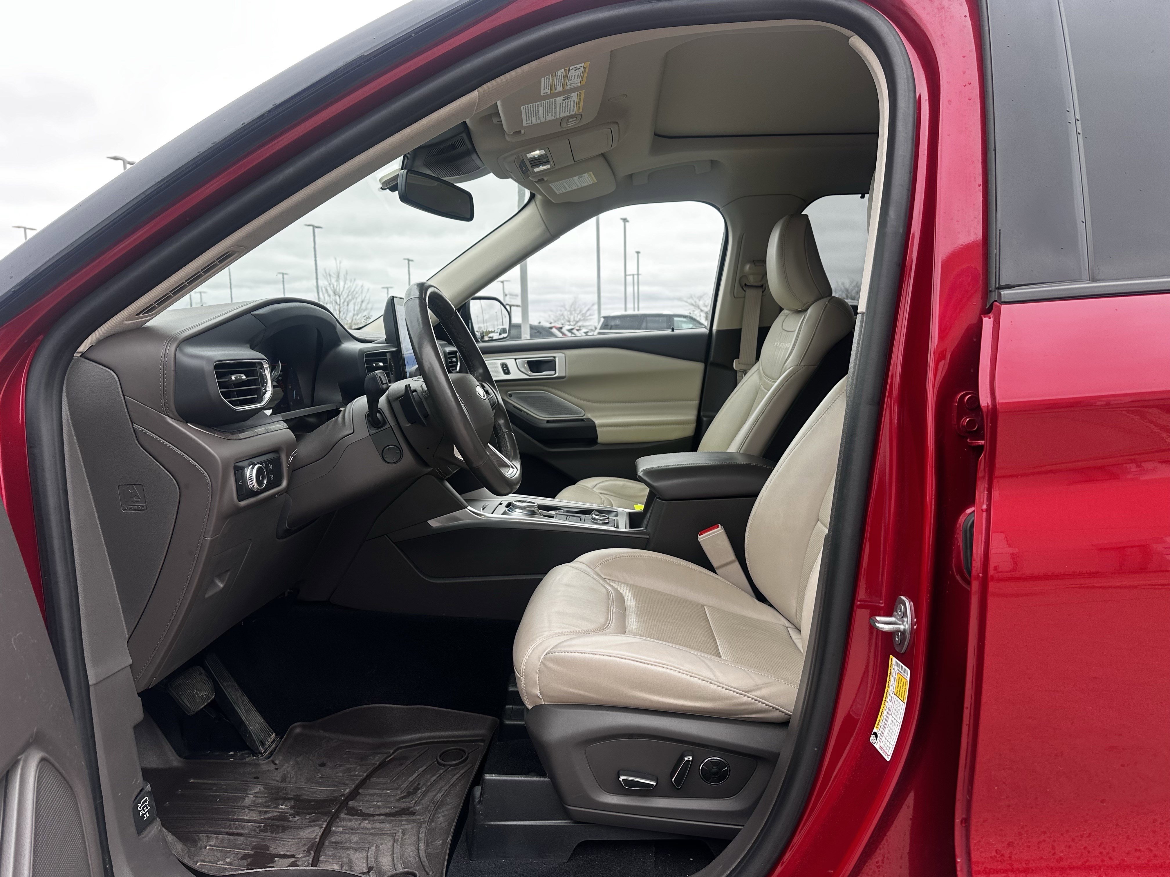 Used 2020 Ford Explorer Platinum w/ Premium Technology Package AWD/4WD image 7