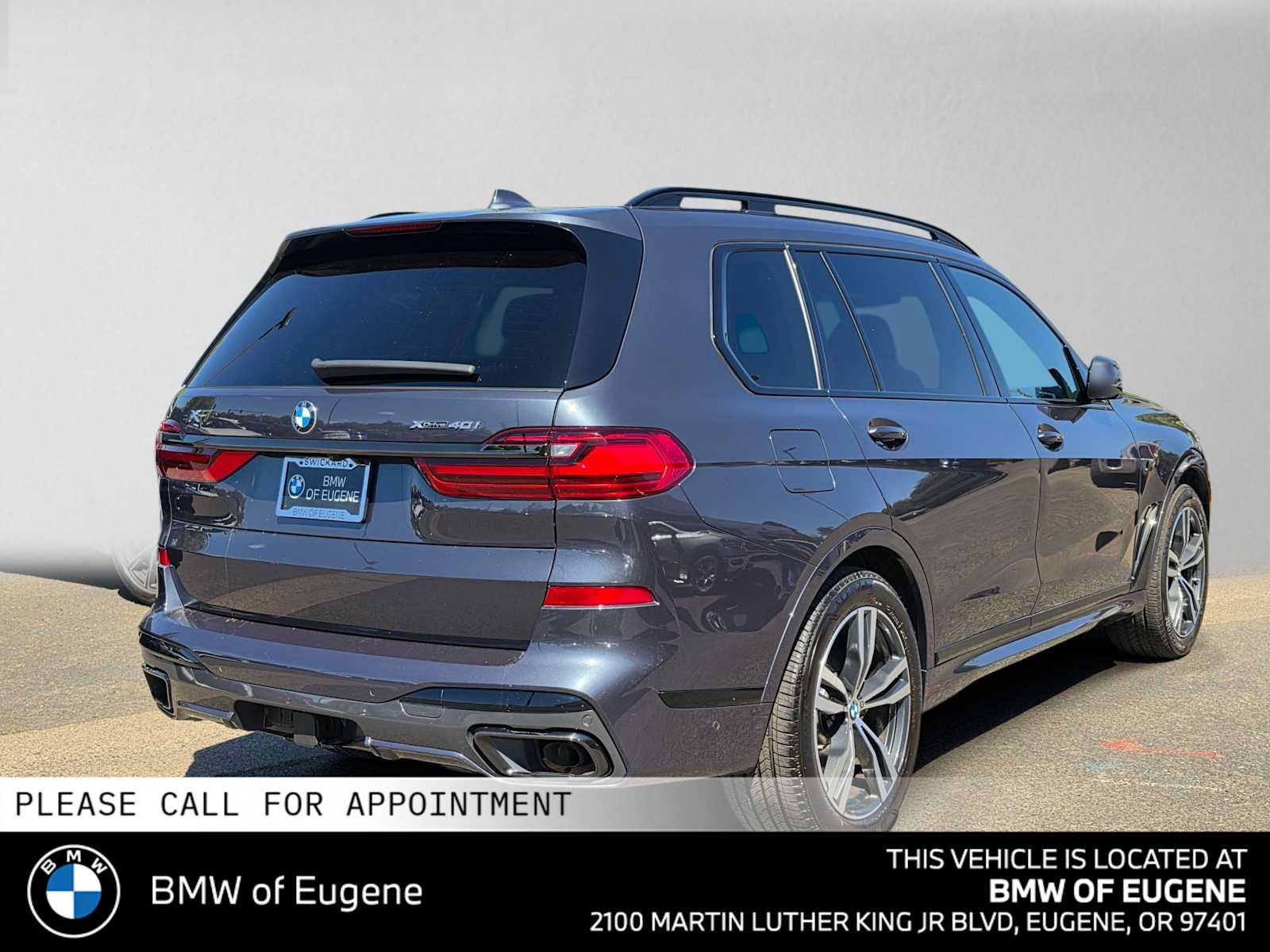 Used 2022 BMW X7 xDrive40i w/ M Sport Package AWD/4WD image 3