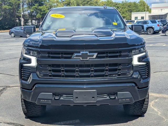 Used 2025 Chevrolet Silverado 1500 LT Trail Boss w/ Dark Appearance Package AWD/4WD image 2