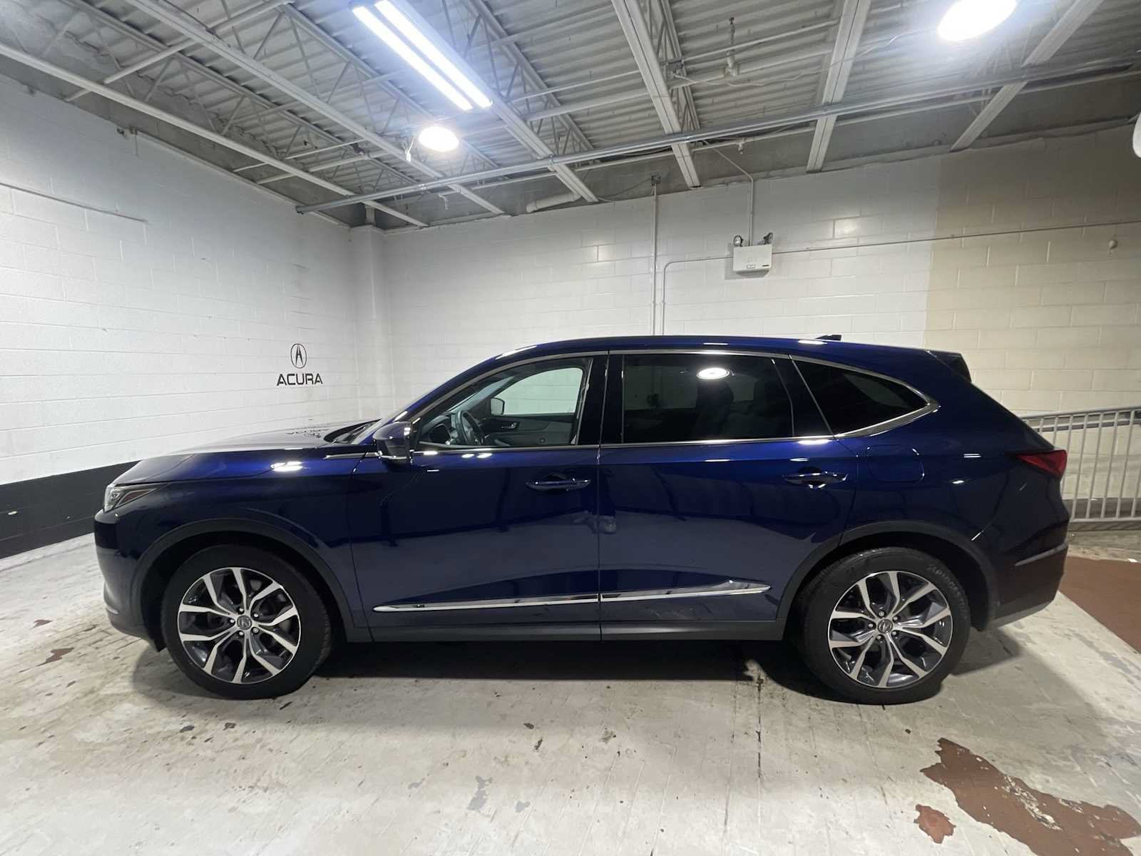 Certified 2024 Acura MDX w/ Technology Package AWD/4WD image 3