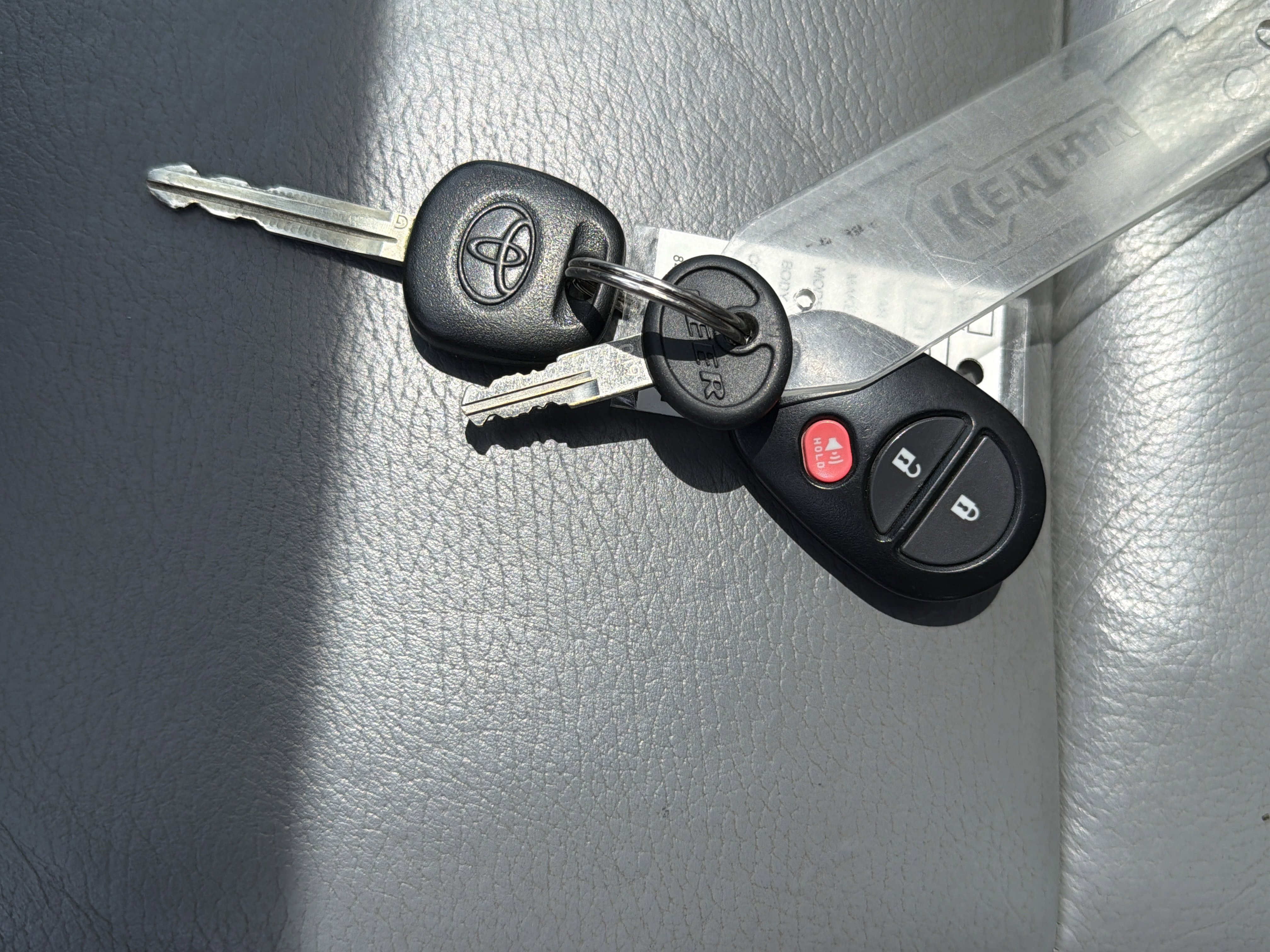 Used 2013 Toyota Tundra Limited w/ Memory Pkg AWD/4WD image 38