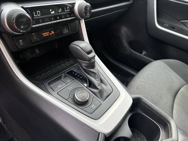 Used 2021 Toyota RAV4 XLE w/ Convenience Package AWD/4WD image 19