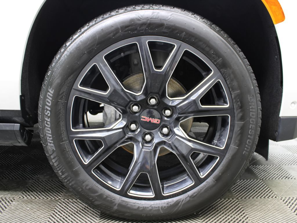 Used 2024 GMC Yukon XL Denali w/ Denali Reserve Package AWD/4WD image 13