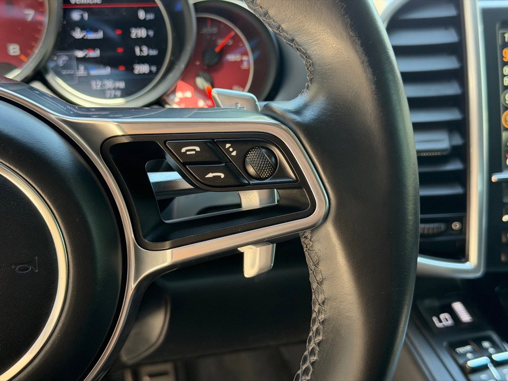 Used 2016 Porsche Cayenne GTS AWD/4WD image 38