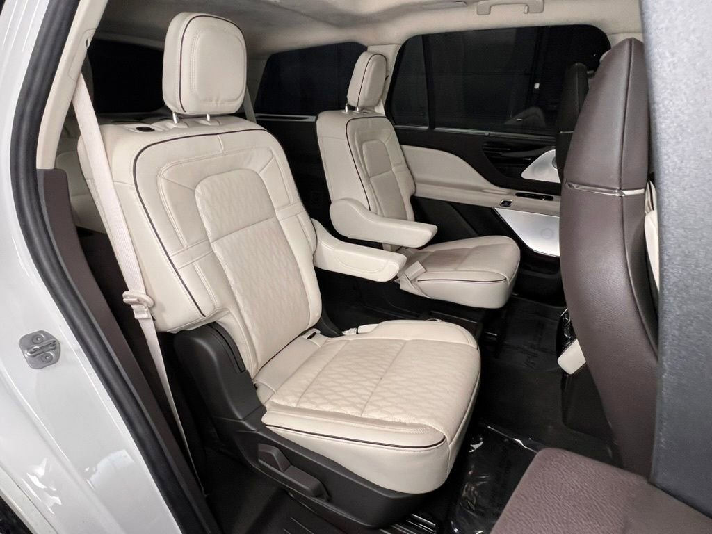 Used 2023 Lincoln Aviator Black Label image 32