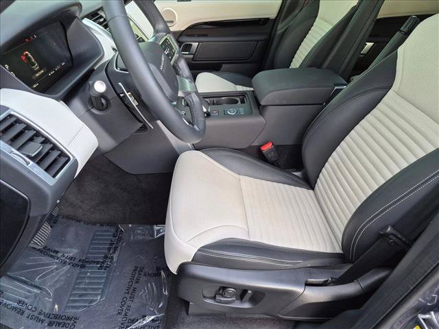 Certified 2025 Land Rover Discovery S AWD/4WD image 17