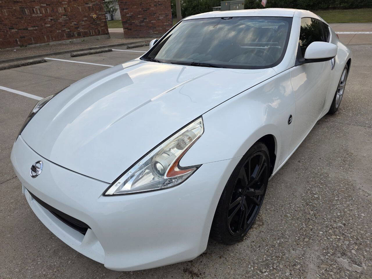 Used 2011 Nissan 370Z Touring image 5