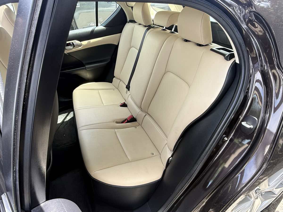 Used 2014 Lexus CT 200h FWD image 6
