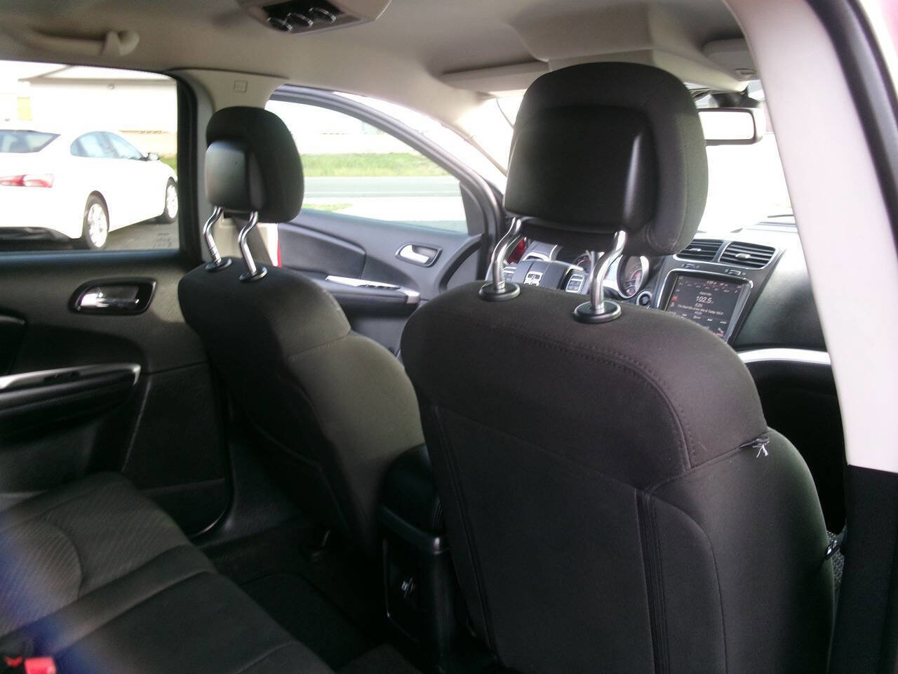 Used 2019 Dodge Journey SE FWD image 21