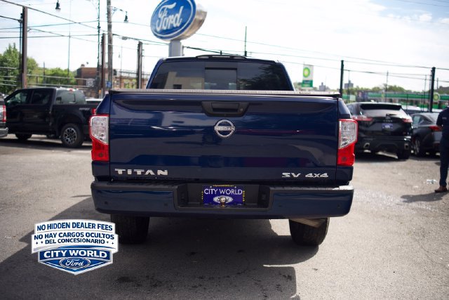 Used 2023 Nissan Titan SV AWD/4WD image 3