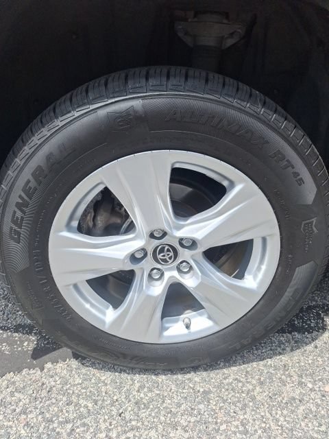Used 2019 Toyota RAV4 XLE w/ Carpet Mat Package AWD/4WD image 24