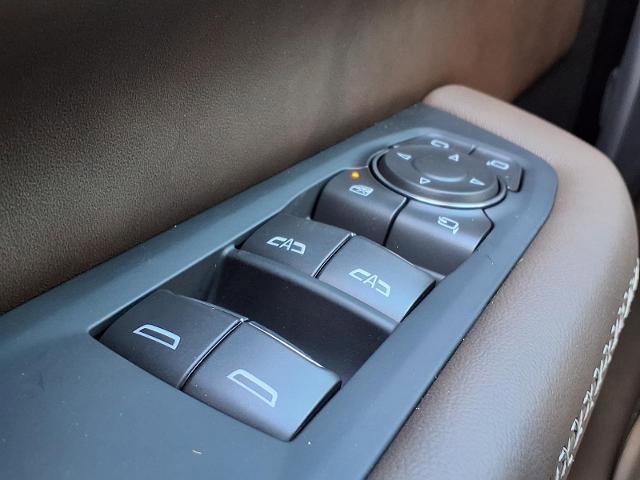 New 2026 GMC Yukon Denali Ultimate AWD/4WD image 17