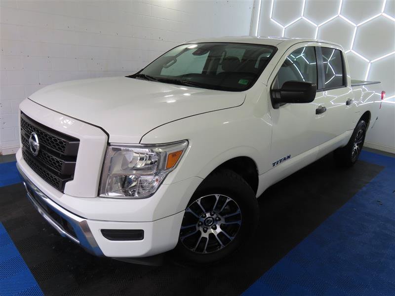 Used 2022 Nissan Titan SV RWD image 4