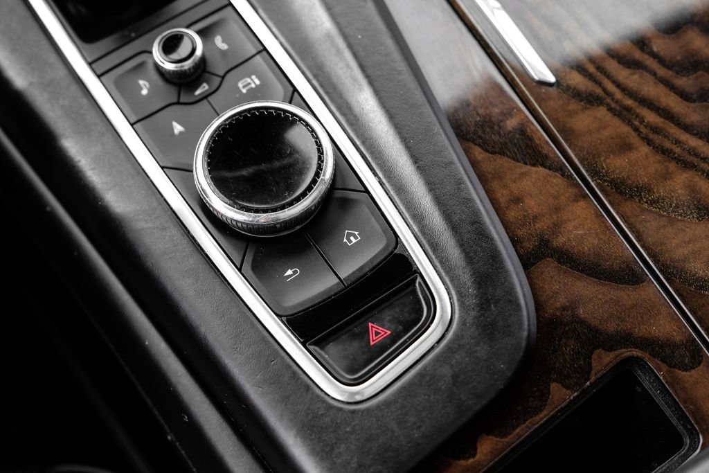 Used 2021 Cadillac Escalade ESV Premium Luxury Platinum image 24