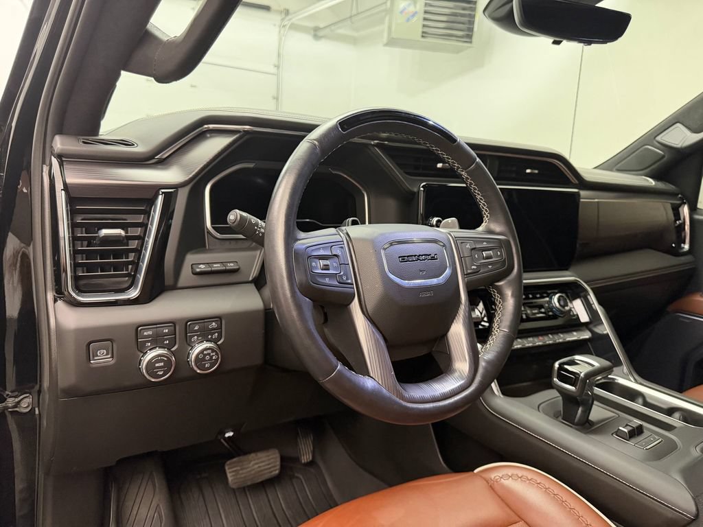 Used 2023 GMC Sierra 1500 Denali Ultimate AWD/4WD image 4