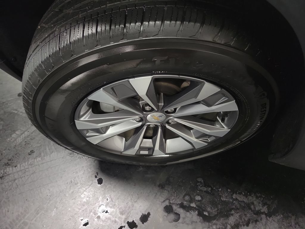 Used 2025 Chevrolet Equinox LT FWD image 13