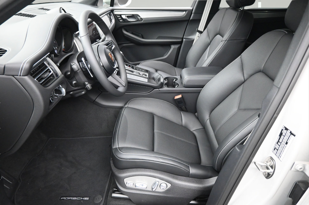 New 2026 Porsche Macan AWD/4WD image 6
