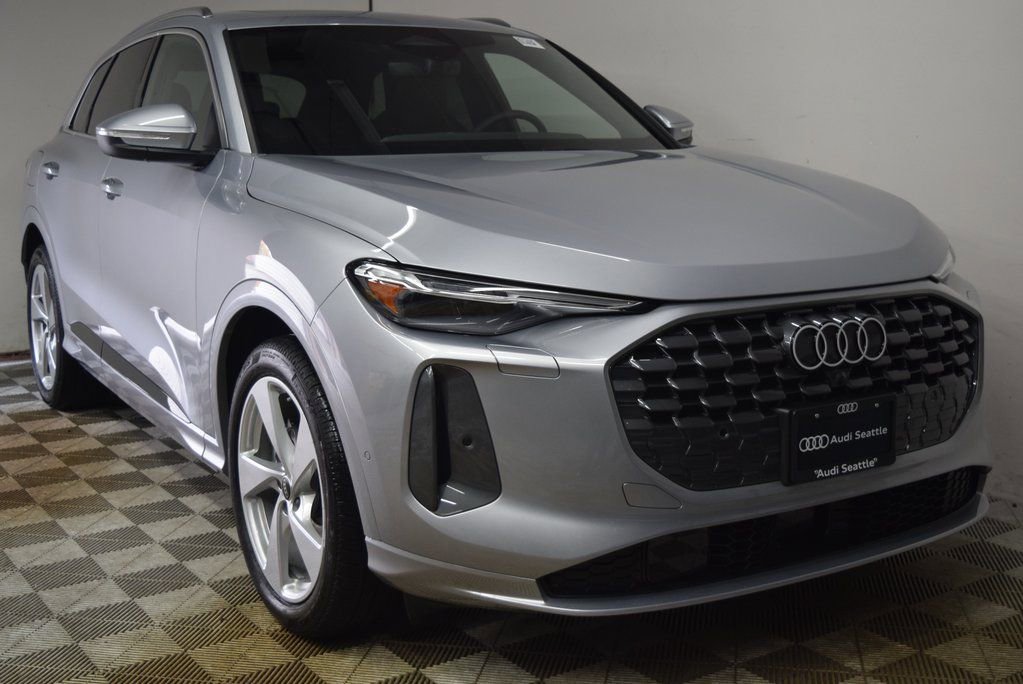 New 2025 Audi Q5 Prestige image 1