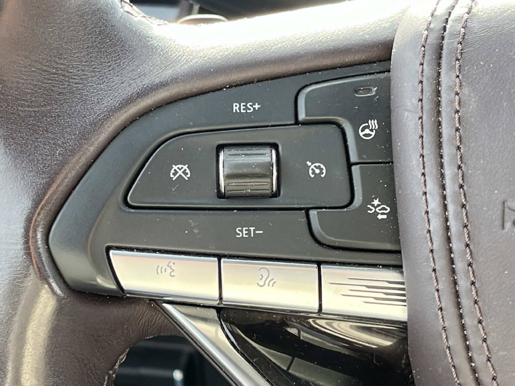Used 2021 Cadillac Escalade ESV Sport Platinum AWD/4WD image 39