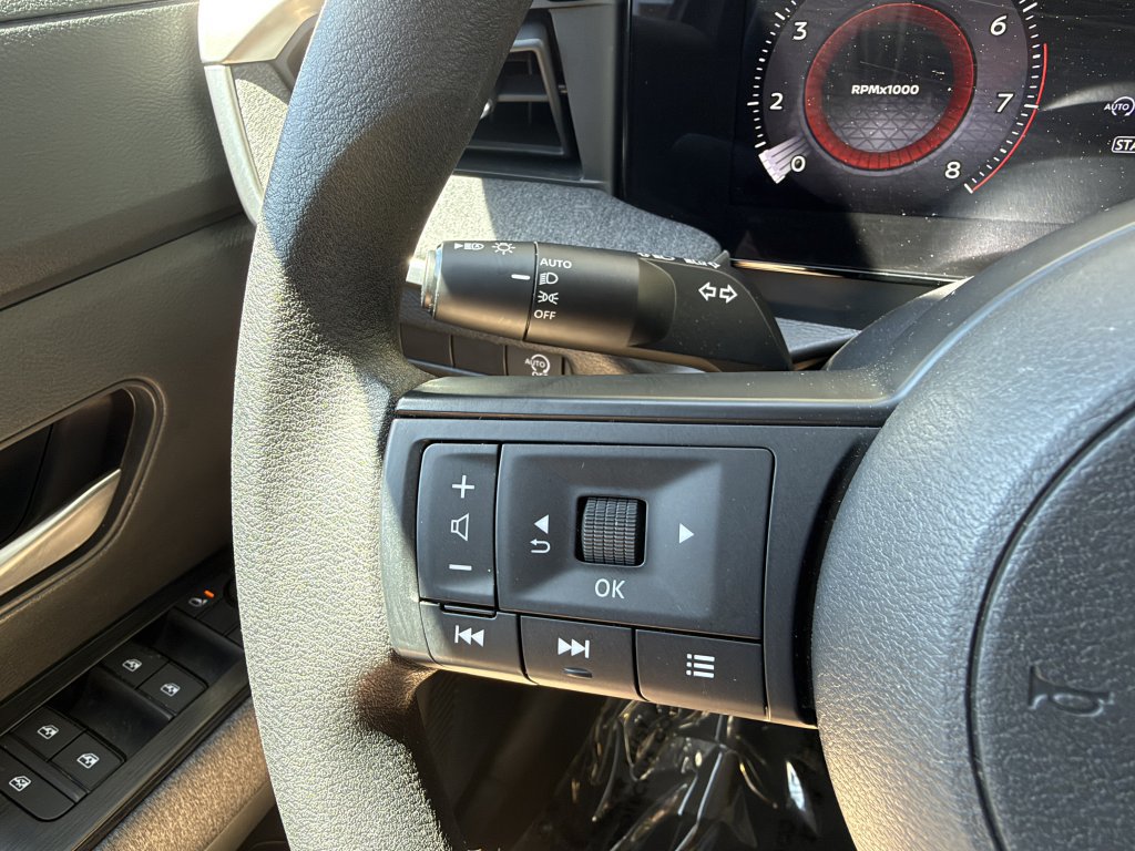 Used 2025 Nissan Kicks SV FWD image 23