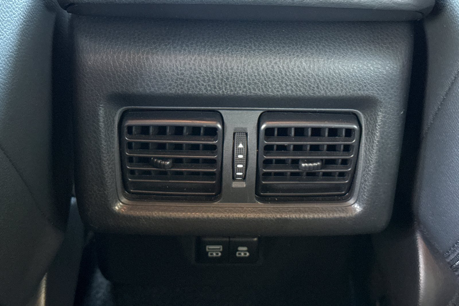 Used 2025 Toyota Camry SE FWD image 20