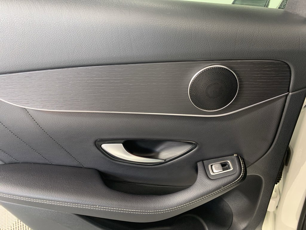 Used 2022 Mercedes-Benz GLC 300 4MATIC image 32