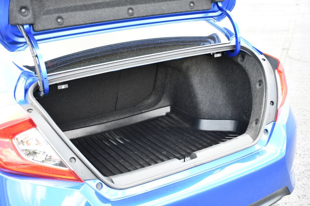 Used 2018 Honda Civic Touring image 34