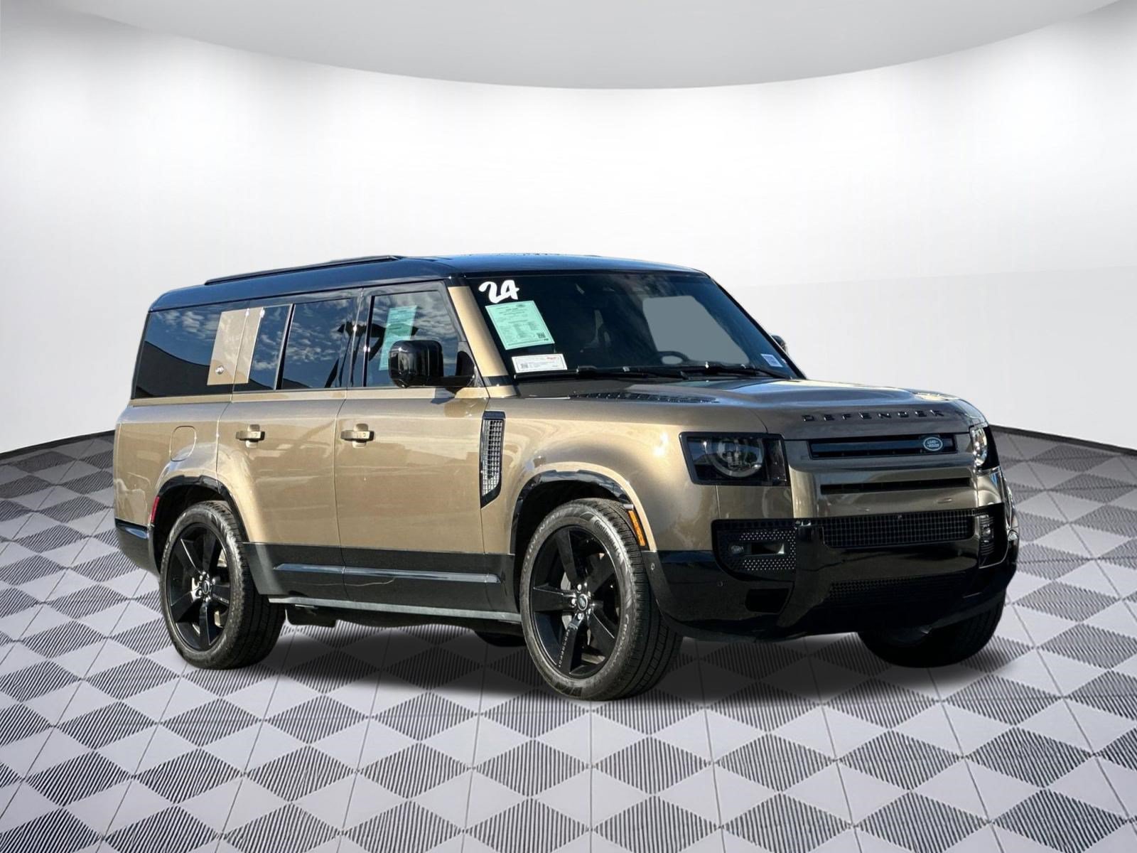 Used 2024 Land Rover Defender 130 X-Dynamic SE AWD/4WD image 6