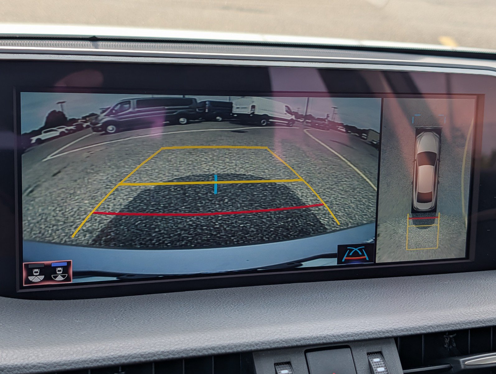 Used 2020 Lexus ES 300h FWD image 25