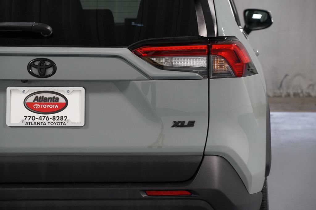 Used 2022 Toyota RAV4 XLE w/ Convenience Package FWD image 10