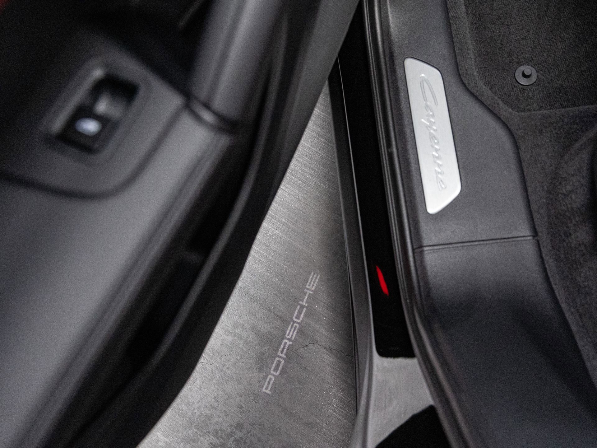 New 2026 Porsche Cayenne E-Hybrid Coupe image 25