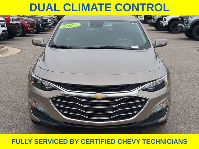 Used 2025 Chevrolet Malibu LT FWD image 12