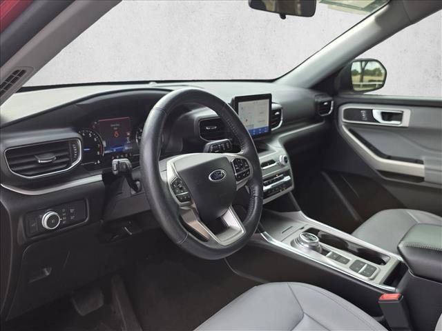 Used 2021 Ford Explorer XLT w/ Equipment Group 202A image 13