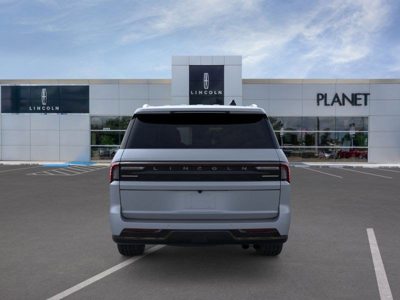 New 2026 Lincoln Navigator L Premier image 5