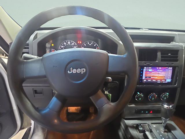 Used 2009 Jeep Liberty Sport image 18