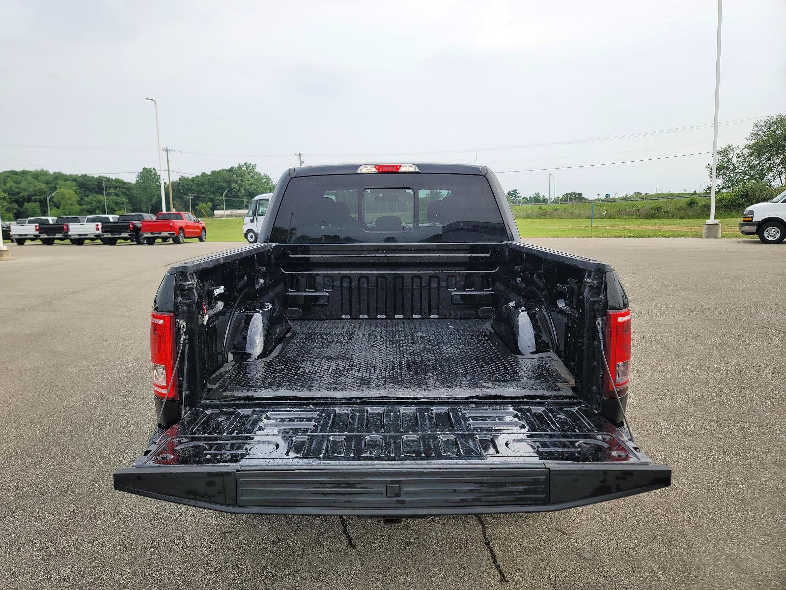 Used 2016 Ford F150 XLT w/ Equipment Group 302A Luxury AWD/4WD image 8