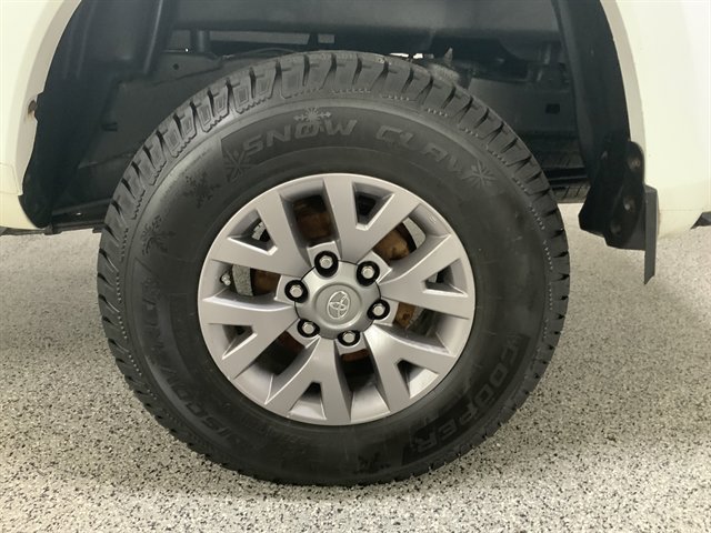Used 2017 Toyota Tacoma SR5 w/ Tow Package AWD/4WD image 12