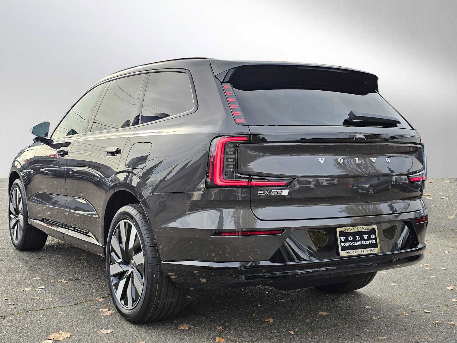 New 2025 Volvo EX90 Plus w/ Protection Package Premier AWD/4WD image 5