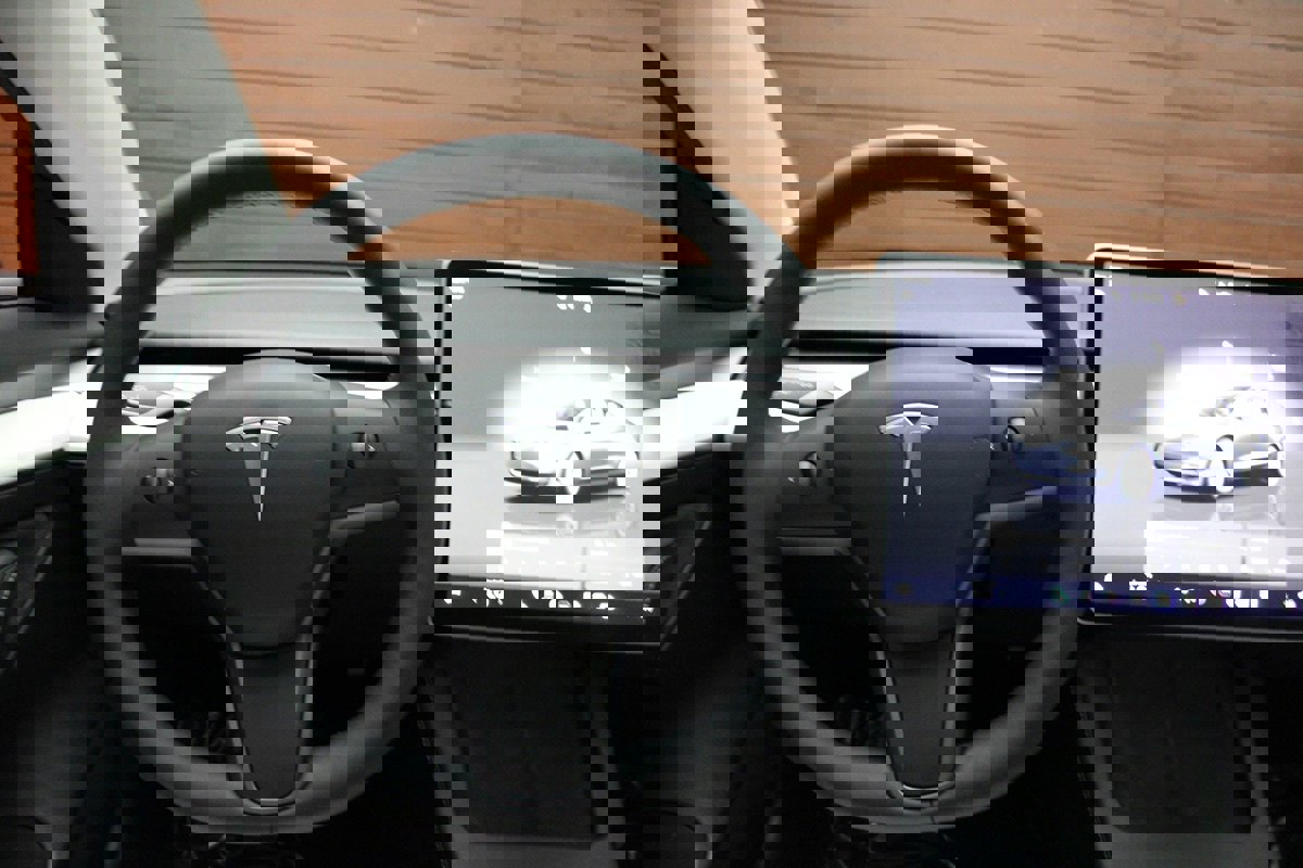 Used 2023 Tesla Model 3 Standard Range image 35