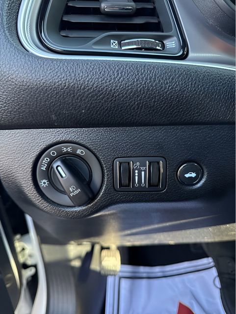 Used 2022 Dodge Challenger GT image 14