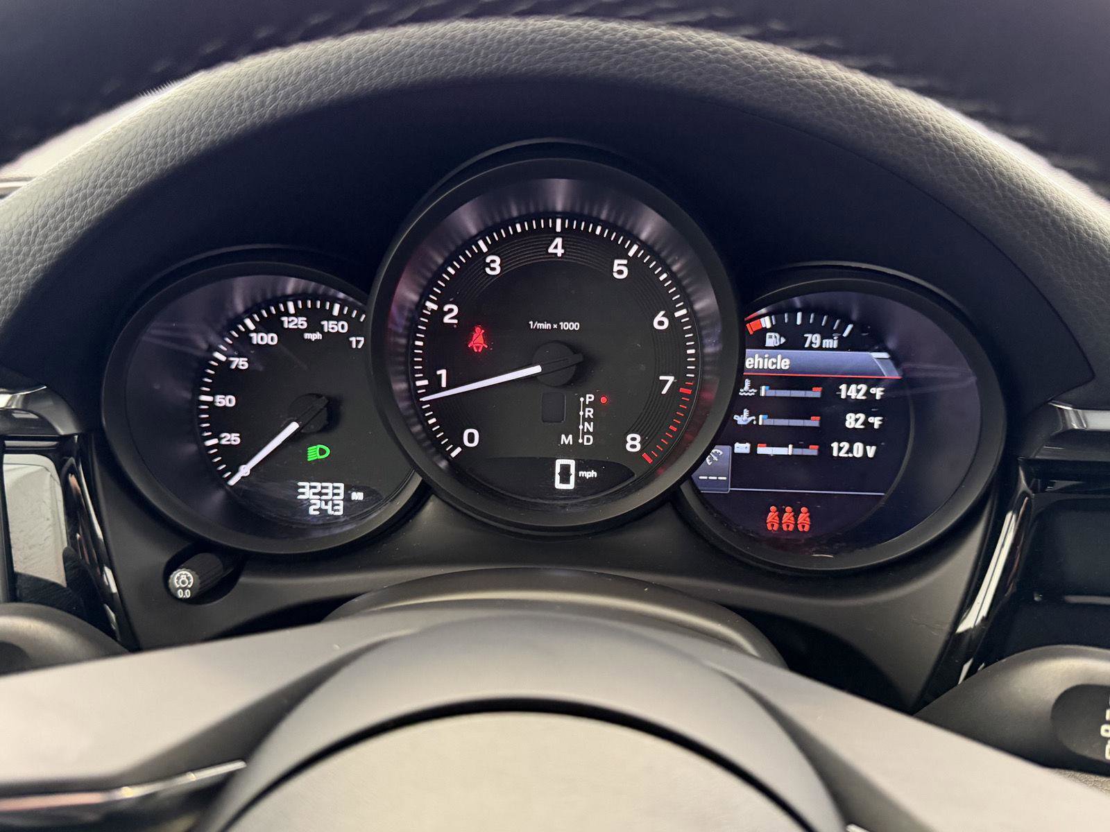 Certified 2025 Porsche Macan image 21