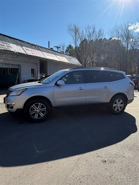 Used 2015 Chevrolet Traverse LT image 4