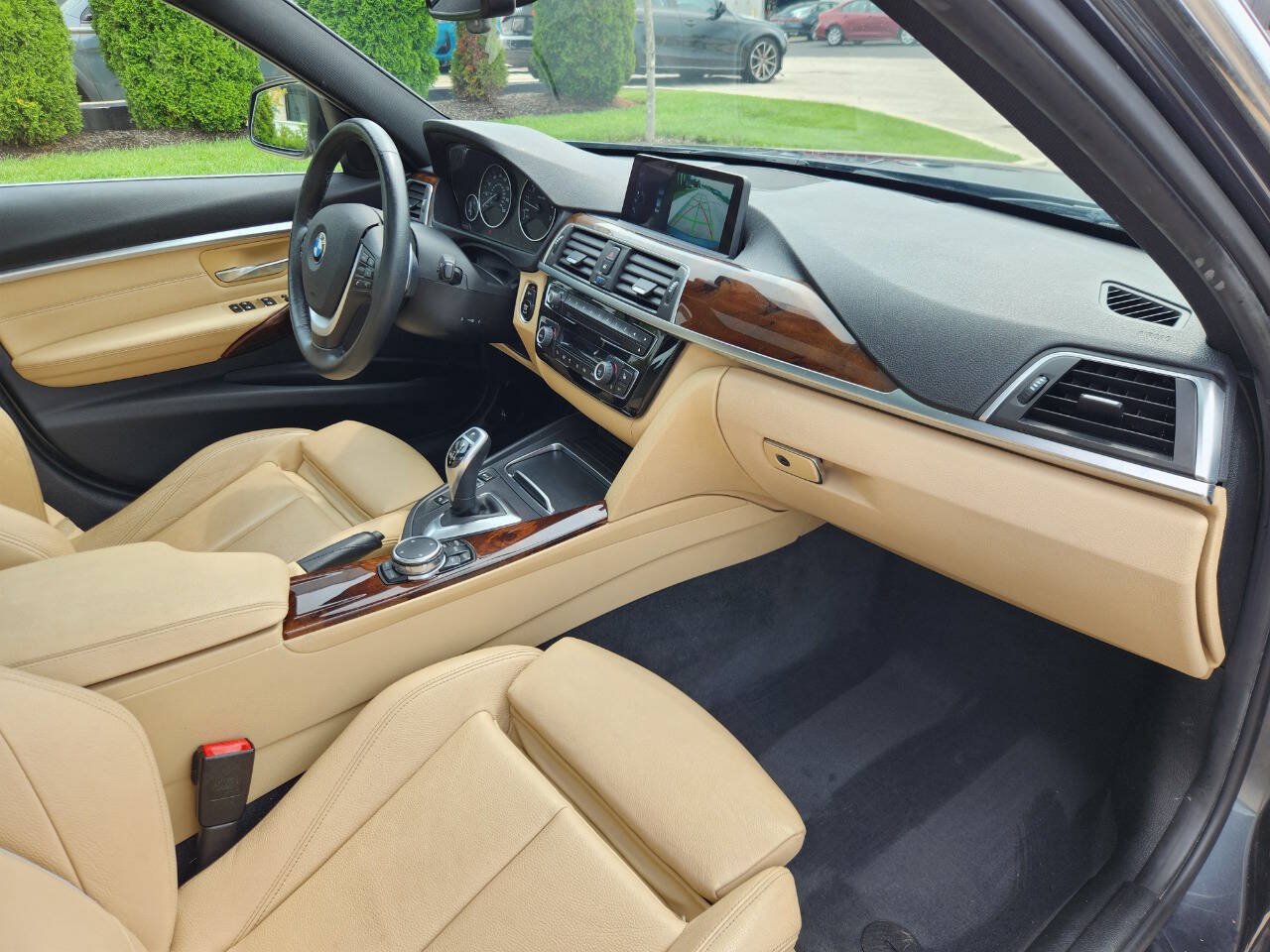 Used 2017 BMW 330i xDrive Sedan AWD/4WD image 8